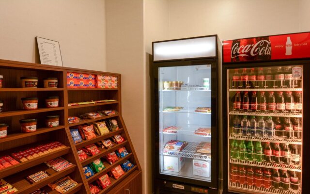 Holiday Inn Express & Suites New Boston by IHG