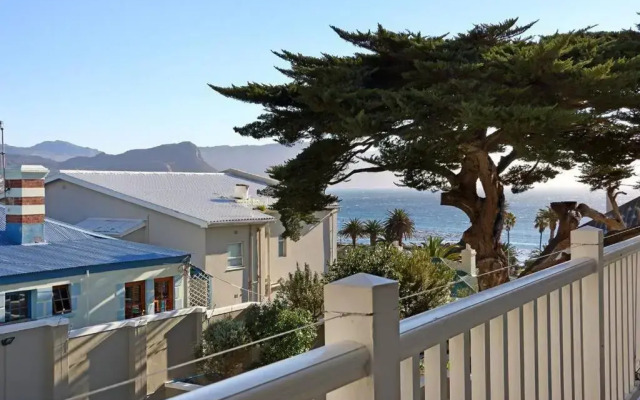 Penguin Haven . Luxury 2 bedroom, Boulders Beach.