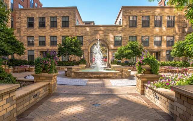 Crystal Quarters Furnished Apartments At The Gramercy