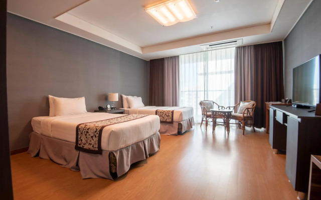 Xenia Hotel Clark - Multi Use Hotel