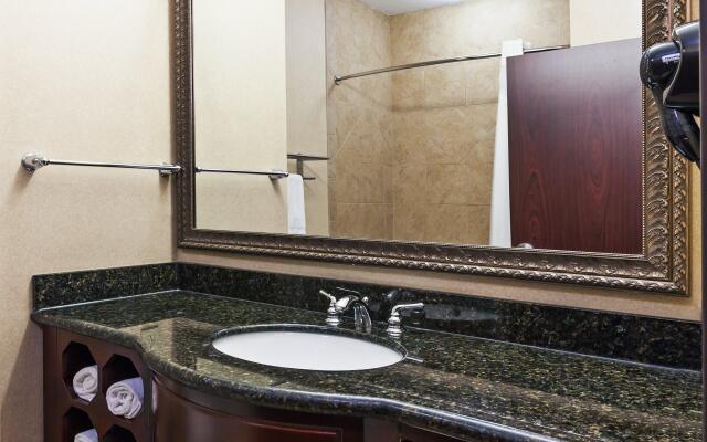 Holiday Inn Express and Suites Henderson by IHG