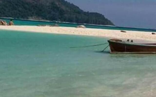 Baantonkhao Kata Beach