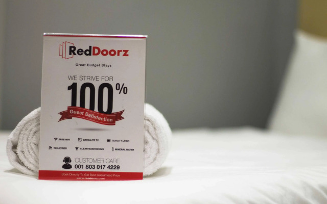 RedDoorz @ Cipete