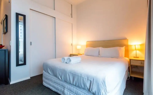 Modern 1 Bedroom Apartment on Princes Wharf