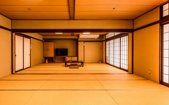 Ooedo Onsen Monogatari Awazu Grand Hotel