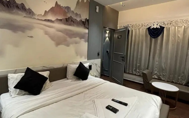 V Love Hotel
