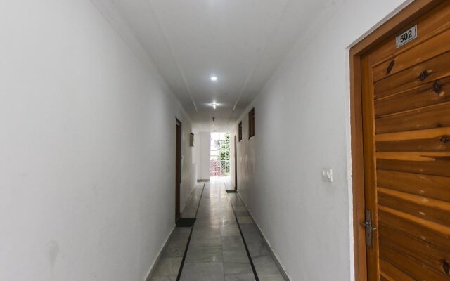 OYO 4751 Hotel Akashdeep