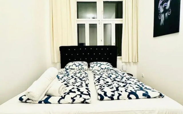 5BR Apartment Near Kaufpark Alterlaa