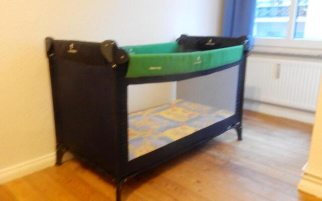 Zentrale 3 Zimmer Altbauwohnung mit Balkon