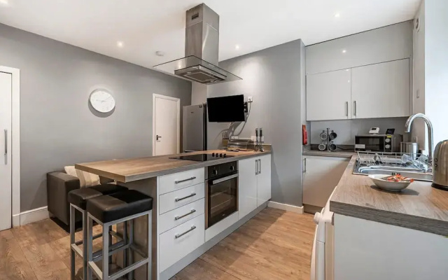 Modern Affordable Home - Contractors Leisure