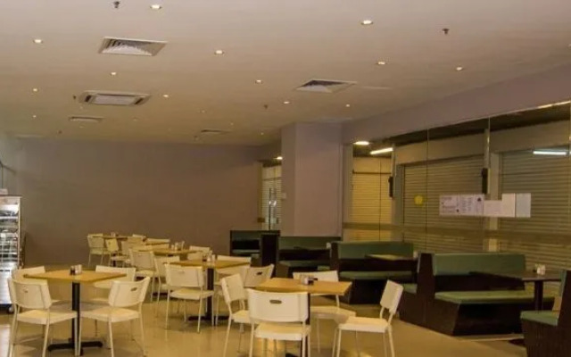 City Campus Lodge & Hotel