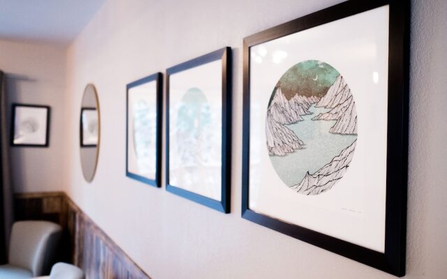 LOGE Leavenworth Riverside