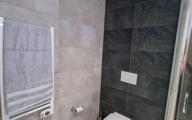 E1 Suites & Spa