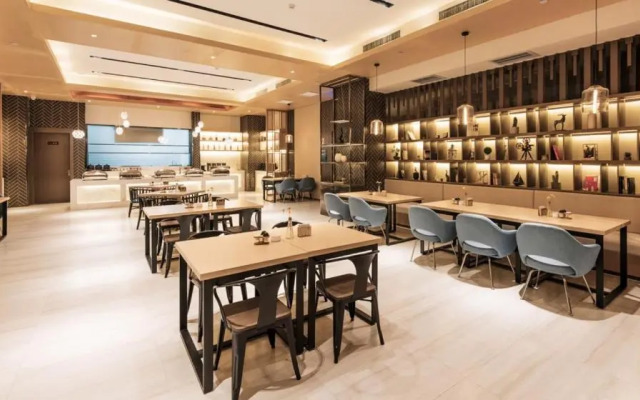 Atour Hotel North High Speed Railway Station Xian