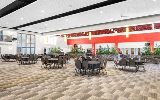 Quality Inn & Suites Columbus