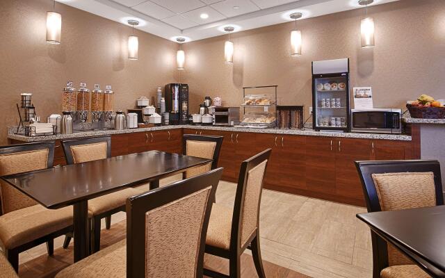 Best Western Plus Fergus Hotel