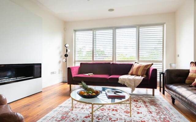 The East Finchley Retreat 6Bdr House With Swimming Pool, Garden, Parking