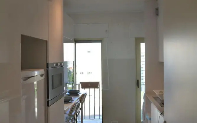 Modern & Bright by Homing
