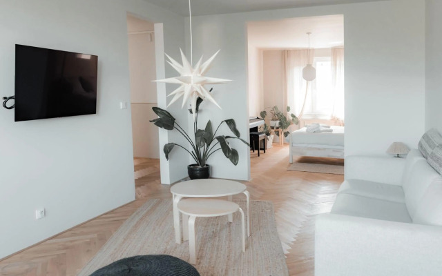 Stylish apartment near the historic center