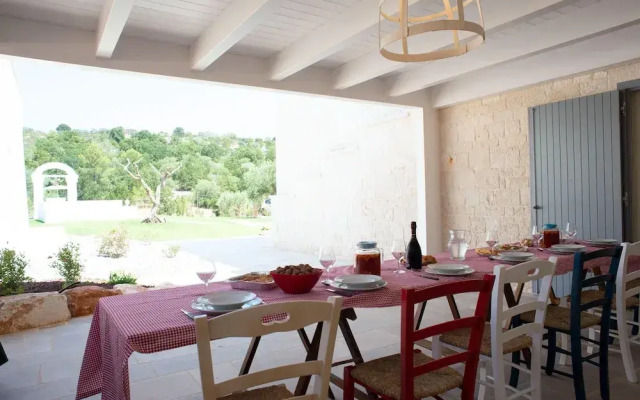 Poolside Holiday Home Near Cisternino
