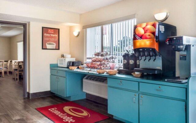 Econo Lodge Live Oak