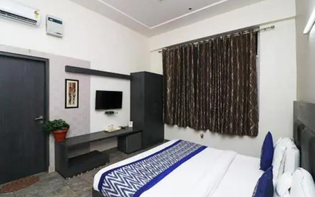 Hotel Parichay by OYO Rooms