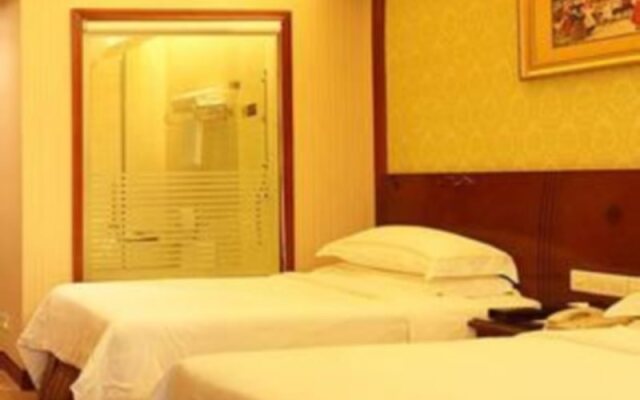 Vienna International Hotel (Shenzhen Shuanglong Subway Station)