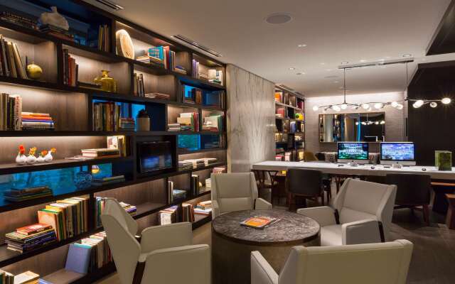 Hyatt Centric Chicago Magnificent Mile