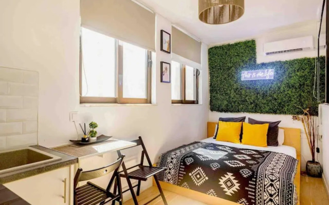 Downtown 22sqm Green Nest King-Size Bed