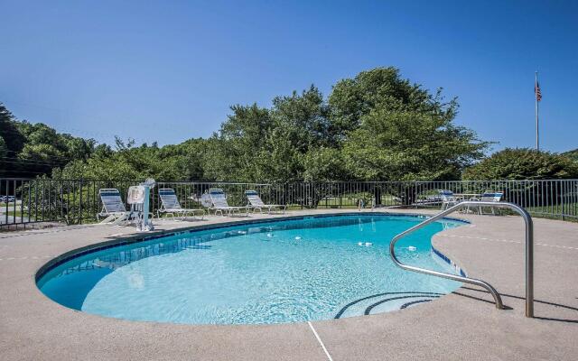 Quality Inn & Suites Mt Chalet