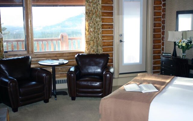 Overlander Mountain Lodge