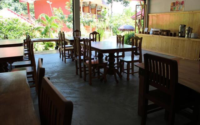 Ban Chom Samed Resort