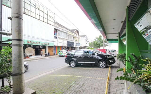 Airy Alun Alun Malang Zainul Arifin 55