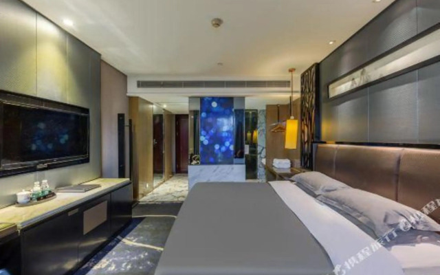 天海·主题精选酒店(九江火车站联盛快乐城八里湖风景区店)