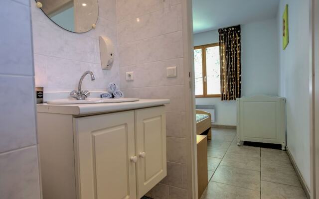 Lively Villa in Félines-minervois With Pool