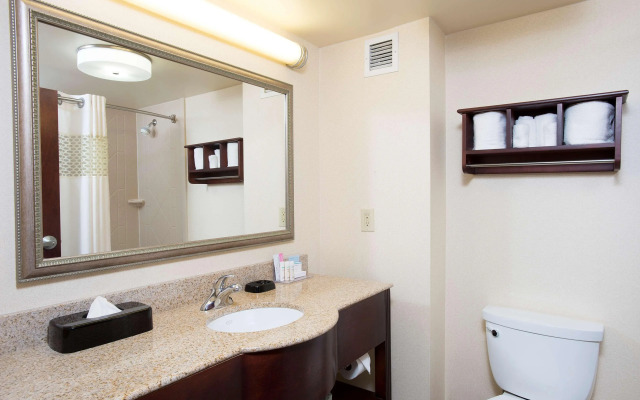Hampton Inn & Suites Cincinnati-Union Center