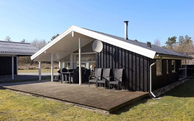 6 Person Holiday Home in Blokhus