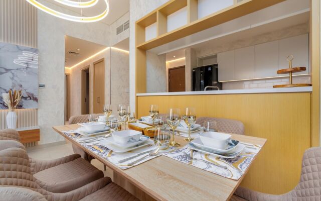 GLOBALSTAY. Creek Rise Tower 1 Elegant Apartment