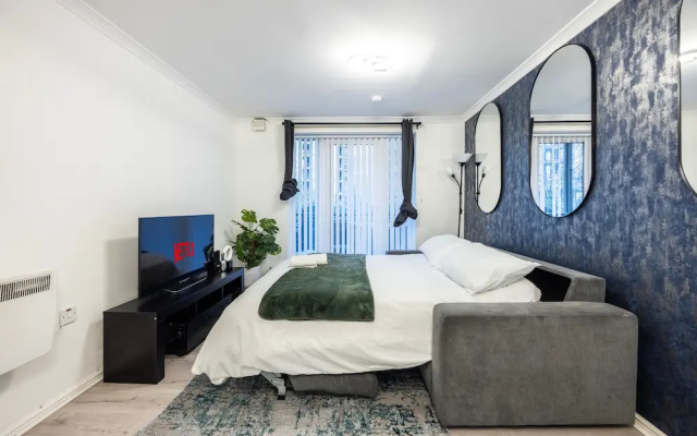 London Oasis Apartment Escape