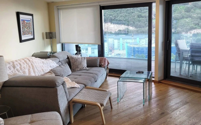 3 bed Ocean Spa Plaza Luxurious Flat
