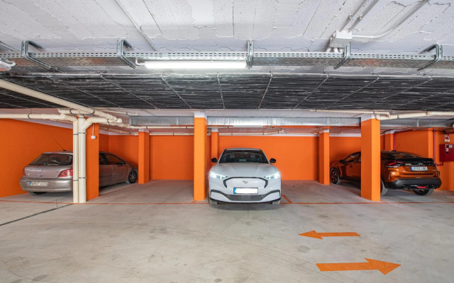 Unique 2 bedroom unit with pool near beach