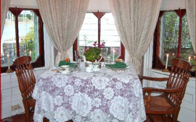 Isaac Hilliard House