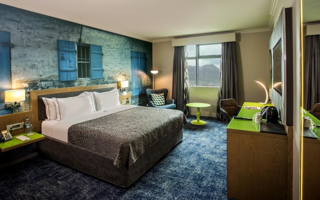 Hennessy Park Hotel