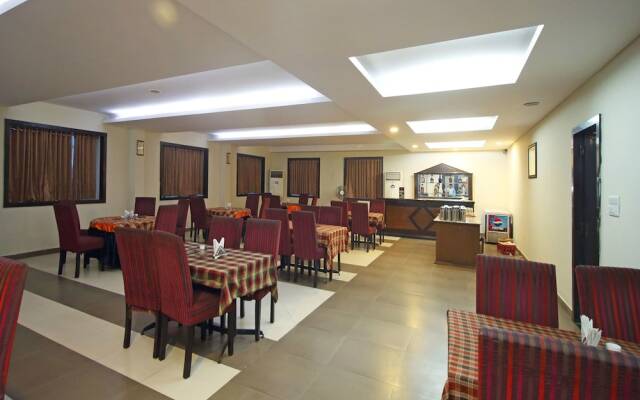 Hotel Center Point by OYO Rooms