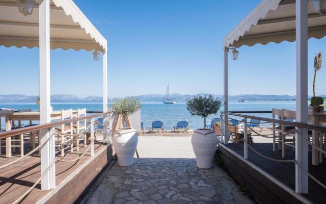 Christina Beachfront Rooms By Hotelius
