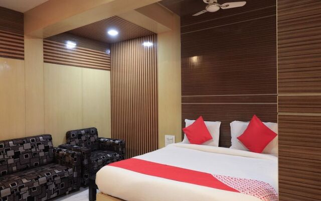 OYO Flagship 42122 Hotel Rahul