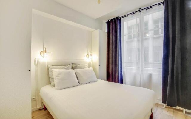 Central & Stylish Renovated Parisian Apt / 6-8 Guests