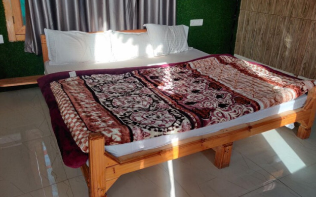 Elwood Resort Pangot
