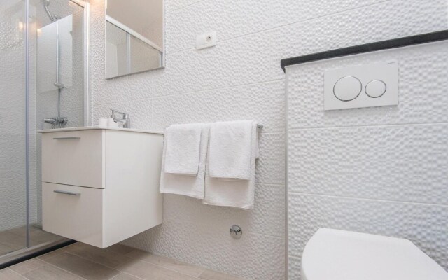 Awesome Home in Sreser with Hot Tub, WiFi & 4 Bedrooms