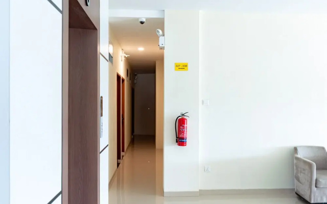 RedDoorz Plus @ Komplek ABC Batu Aji Batam